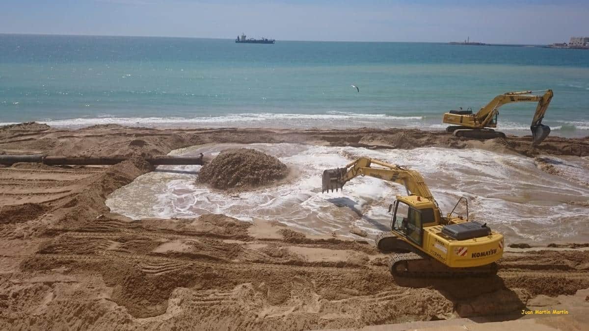 Cuarto aporte de arena a Quitapellejos: otros 155.000 euros que engullirá el mar