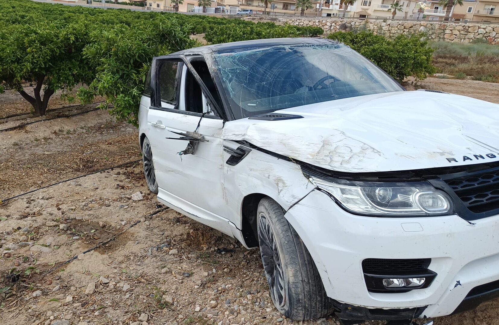 Un vecino de Vera resulta herido grave al salirse su coche de la vía en Antas