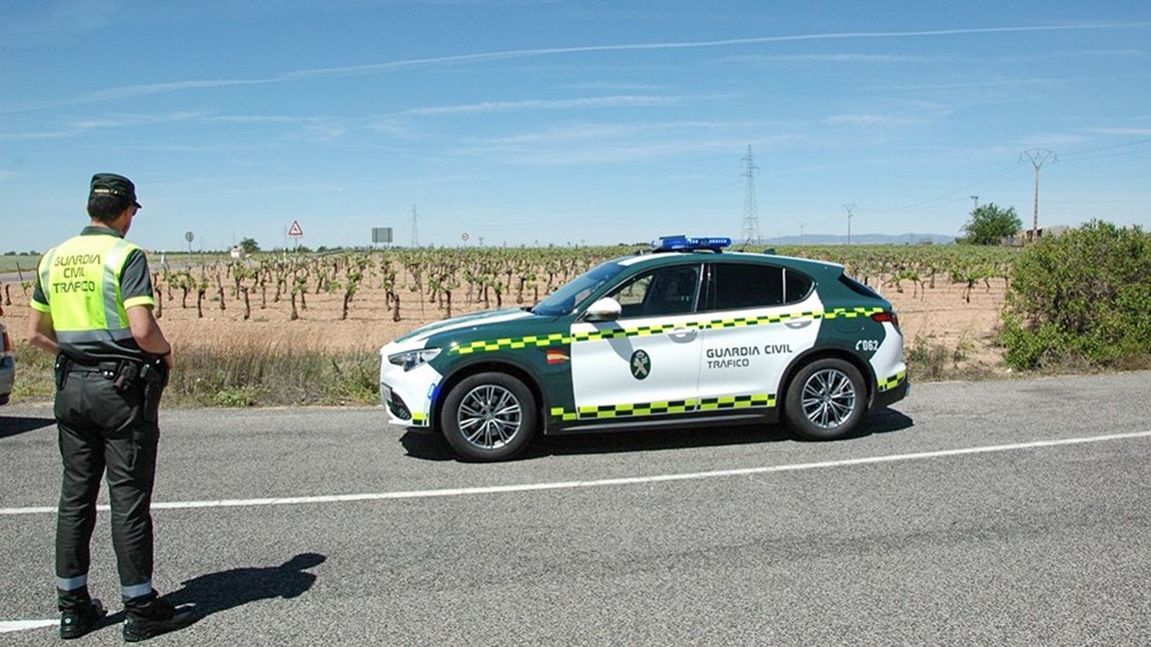 Tres detenidos en Los Gallardos tras abandonar una furgoneta robada con 1.250 litros de gasolina